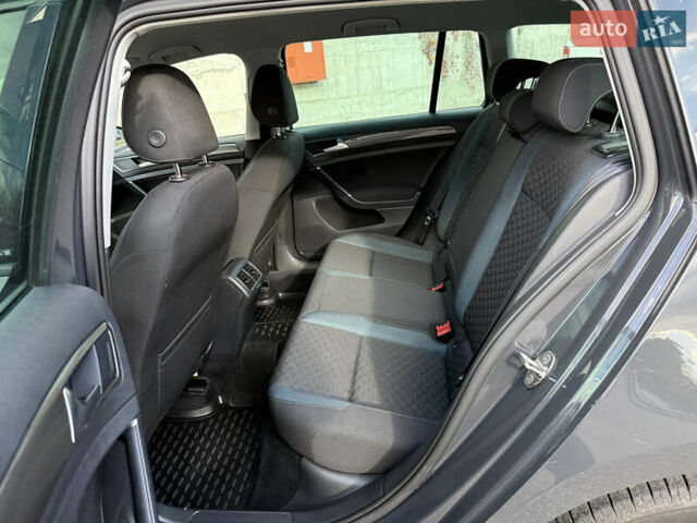 Сірий Фольксваген Гольф, об'ємом двигуна 2 л та пробігом 249 тис. км за 15999 $, фото 42 на Automoto.ua