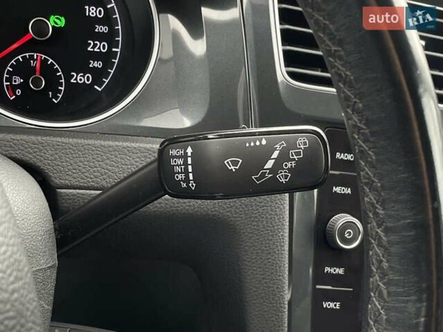 Серый Фольксваген Гольф, объемом двигателя 2 л и пробегом 197 тыс. км за 16790 $, фото 40 на Automoto.ua