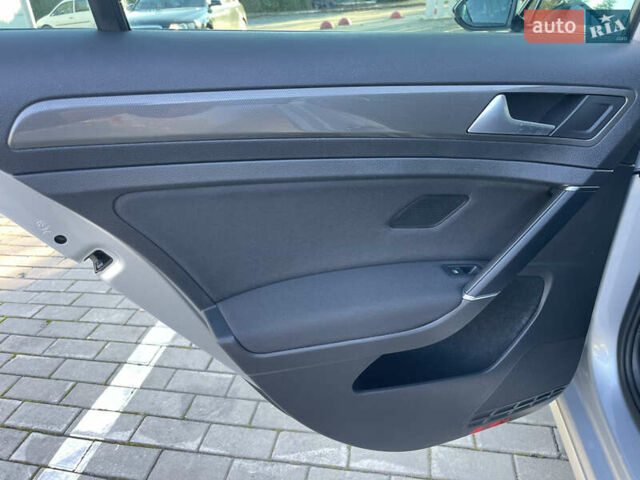 Фольксваген Гольф 2020 в Луцке на Automoto.ua Серый Фольксваген Гольф, объемом двигателя 1.97 л и пробегом 193 тыс. км за 17500 $, фото 21 на Automoto.ua