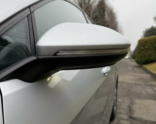 Серый Фольксваген Гольф, объемом двигателя 2 л и пробегом 232 тыс. км за 15999 $, фото 27 на Automoto.ua