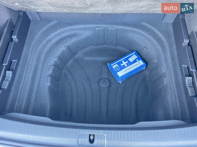 Сірий Фольксваген Гольф, об'ємом двигуна 1.97 л та пробігом 193 тис. км за 16999 $, фото 24 на Automoto.ua