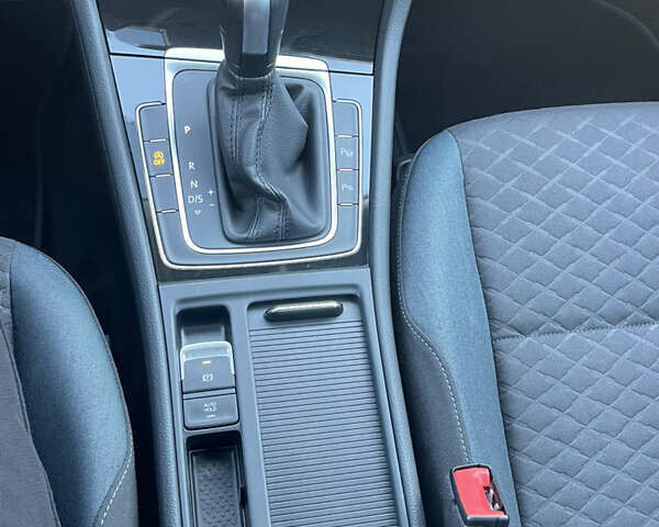 Сірий Фольксваген Гольф, об'ємом двигуна 1.97 л та пробігом 193 тис. км за 16999 $, фото 20 на Automoto.ua