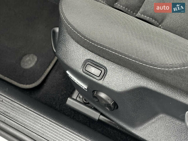 Серый Фольксваген Гольф, объемом двигателя 2 л и пробегом 197 тыс. км за 16790 $, фото 19 на Automoto.ua