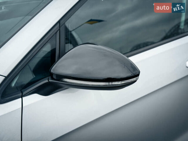 Серый Фольксваген Гольф, объемом двигателя 1.97 л и пробегом 193 тыс. км за 17200 $, фото 21 на Automoto.ua