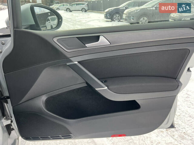 Сірий Фольксваген Гольф, об'ємом двигуна 1.97 л та пробігом 196 тис. км за 17707 $, фото 46 на Automoto.ua