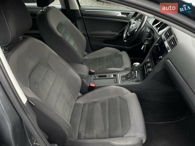 Серый Фольксваген Гольф, объемом двигателя 2 л и пробегом 197 тыс. км за 16790 $, фото 32 на Automoto.ua