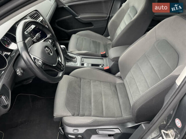 Серый Фольксваген Гольф, объемом двигателя 2 л и пробегом 197 тыс. км за 16790 $, фото 18 на Automoto.ua