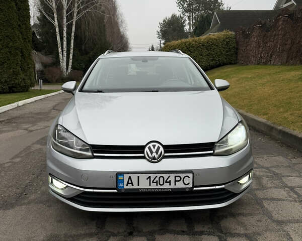 Серый Фольксваген Гольф, объемом двигателя 2 л и пробегом 232 тыс. км за 15999 $, фото 1 на Automoto.ua