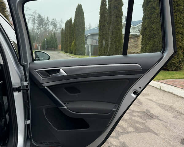 Серый Фольксваген Гольф, объемом двигателя 2 л и пробегом 232 тыс. км за 15999 $, фото 21 на Automoto.ua