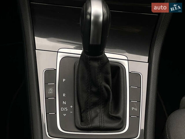 Серый Фольксваген Гольф, объемом двигателя 2 л и пробегом 197 тыс. км за 16790 $, фото 43 на Automoto.ua