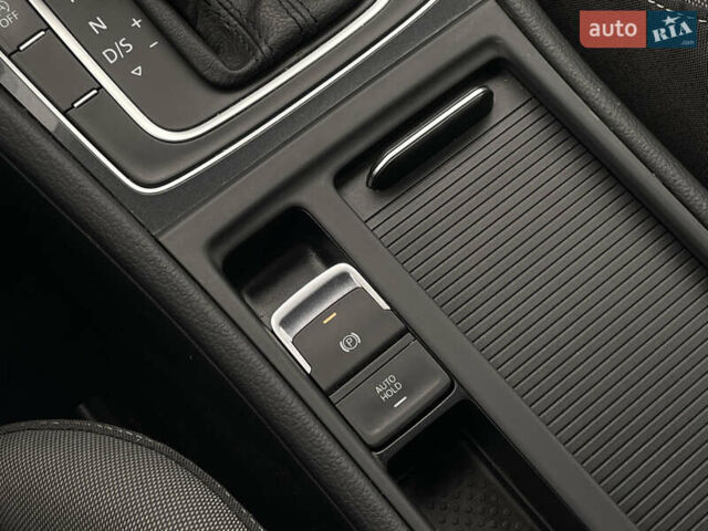 Серый Фольксваген Гольф, объемом двигателя 2 л и пробегом 197 тыс. км за 16790 $, фото 42 на Automoto.ua