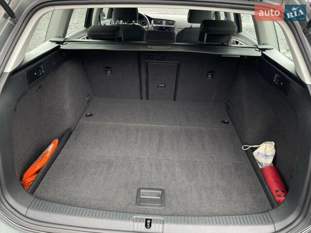 Серый Фольксваген Гольф, объемом двигателя 2 л и пробегом 197 тыс. км за 16790 $, фото 26 на Automoto.ua