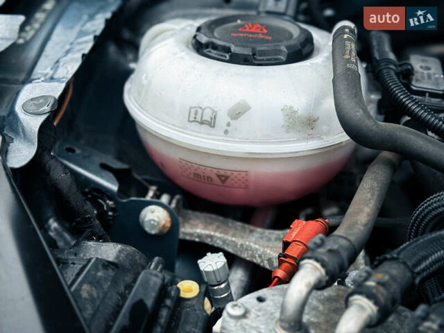 Серый Фольксваген Гольф, объемом двигателя 1.97 л и пробегом 193 тыс. км за 17200 $, фото 39 на Automoto.ua