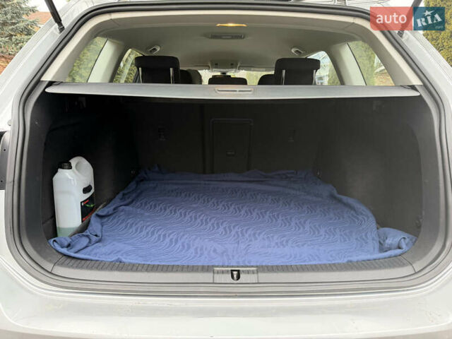 Серый Фольксваген Гольф, объемом двигателя 2 л и пробегом 232 тыс. км за 15999 $, фото 25 на Automoto.ua