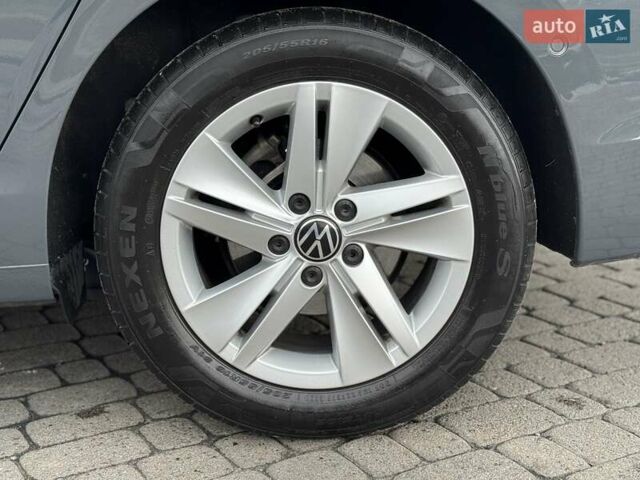 Серый Фольксваген Гольф, объемом двигателя 2 л и пробегом 160 тыс. км за 20800 $, фото 30 на Automoto.ua
