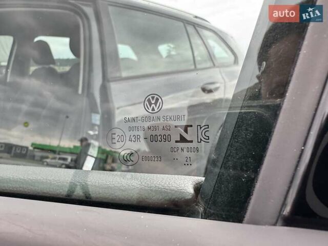 Серый Фольксваген Гольф, объемом двигателя 2 л и пробегом 160 тыс. км за 20800 $, фото 28 на Automoto.ua