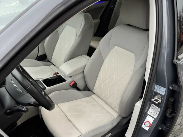 Серый Фольксваген Гольф, объемом двигателя 2 л и пробегом 184 тыс. км за 23500 $, фото 9 на Automoto.ua