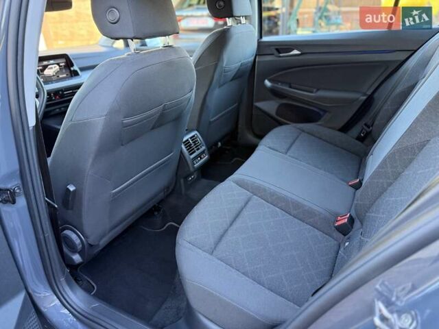 Серый Фольксваген Гольф, объемом двигателя 2 л и пробегом 167 тыс. км за 19990 $, фото 41 на Automoto.ua