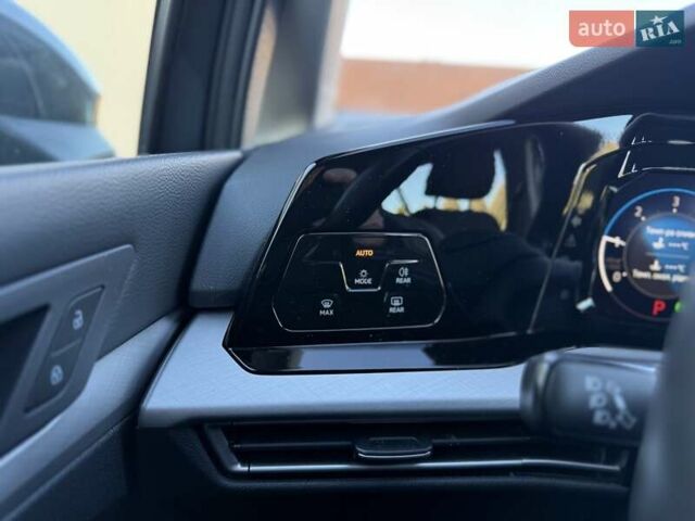 Серый Фольксваген Гольф, объемом двигателя 2 л и пробегом 167 тыс. км за 19990 $, фото 16 на Automoto.ua