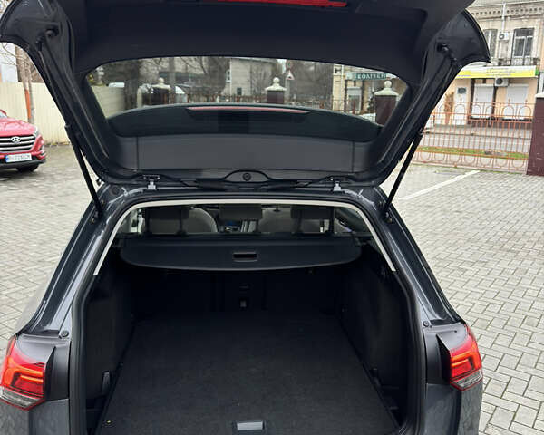 Сірий Фольксваген Гольф, об'ємом двигуна 1.97 л та пробігом 184 тис. км за 23500 $, фото 29 на Automoto.ua