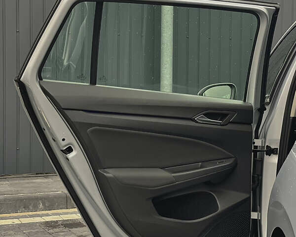 Серый Фольксваген Гольф, объемом двигателя 1.97 л и пробегом 217 тыс. км за 19999 $, фото 25 на Automoto.ua