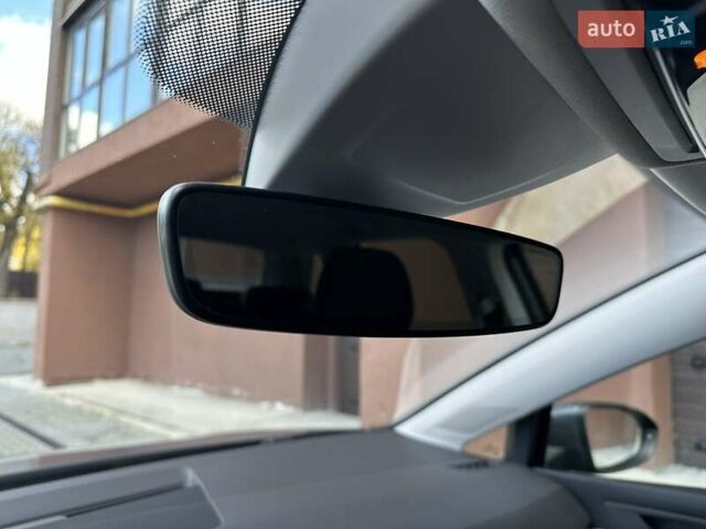 Серый Фольксваген Гольф, объемом двигателя 2 л и пробегом 215 тыс. км за 19300 $, фото 29 на Automoto.ua