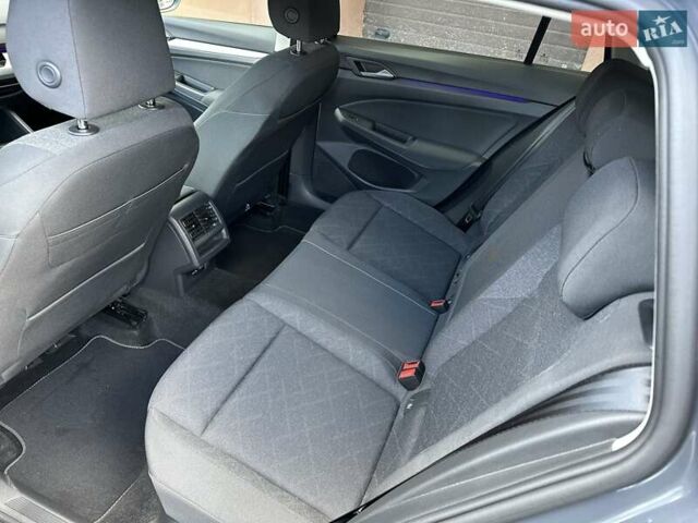 Серый Фольксваген Гольф, объемом двигателя 2 л и пробегом 215 тыс. км за 19300 $, фото 39 на Automoto.ua