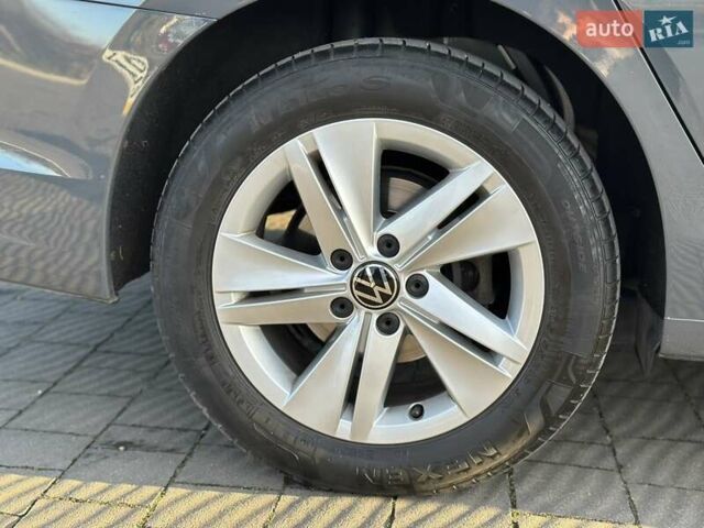 Серый Фольксваген Гольф, объемом двигателя 2 л и пробегом 215 тыс. км за 19300 $, фото 19 на Automoto.ua