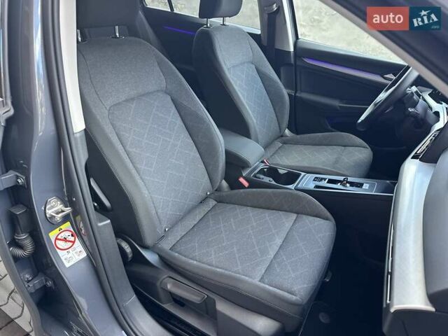 Серый Фольксваген Гольф, объемом двигателя 2 л и пробегом 215 тыс. км за 19300 $, фото 42 на Automoto.ua