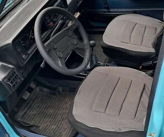 Синий Фольксваген Гольф, объемом двигателя 1.3 л и пробегом 232 тыс. км за 2500 $, фото 1 на Automoto.ua