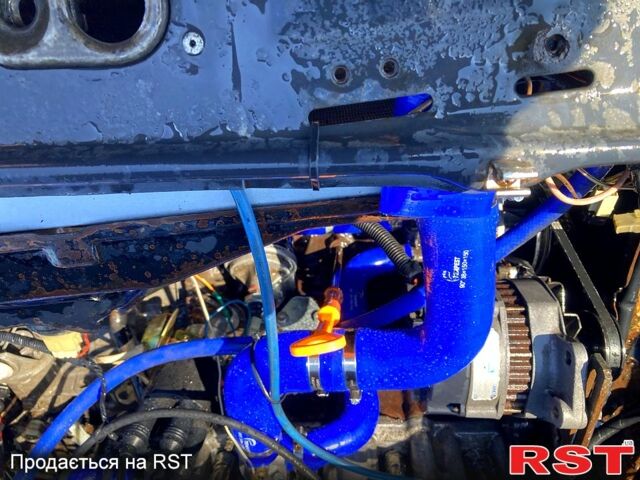 Синий Фольксваген Гольф, объемом двигателя 1.6 л и пробегом 340 тыс. км за 1200 $, фото 8 на Automoto.ua