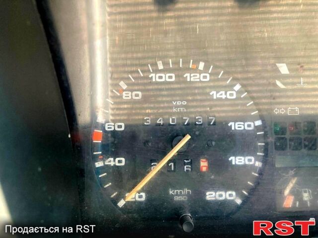 Синий Фольксваген Гольф, объемом двигателя 1.6 л и пробегом 340 тыс. км за 1200 $, фото 3 на Automoto.ua