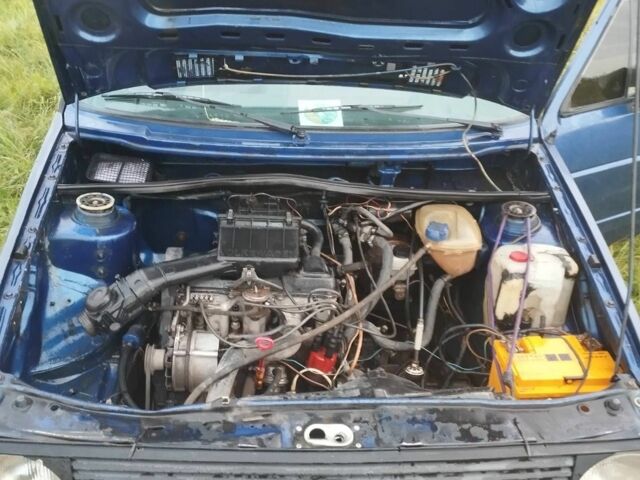 Синій Фольксваген Гольф, об'ємом двигуна 1.6 л та пробігом 200 тис. км за 1100 $, фото 3 на Automoto.ua