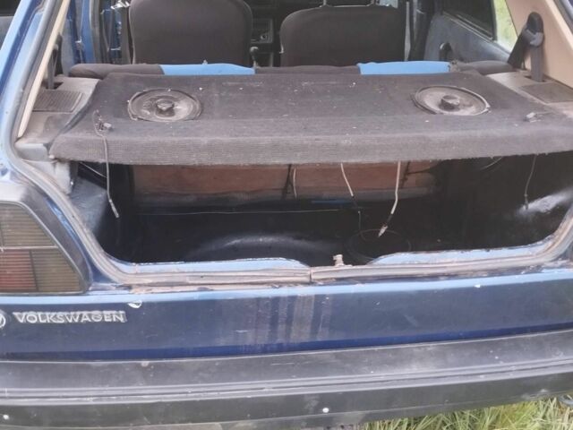 Синій Фольксваген Гольф, об'ємом двигуна 1.6 л та пробігом 200 тис. км за 1100 $, фото 4 на Automoto.ua