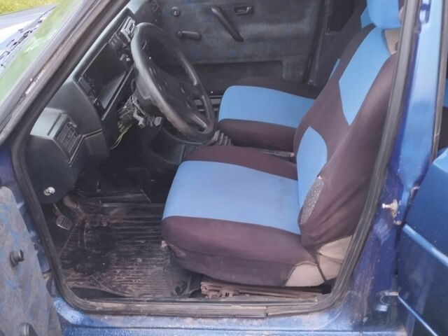 Синій Фольксваген Гольф, об'ємом двигуна 1.6 л та пробігом 200 тис. км за 1100 $, фото 6 на Automoto.ua