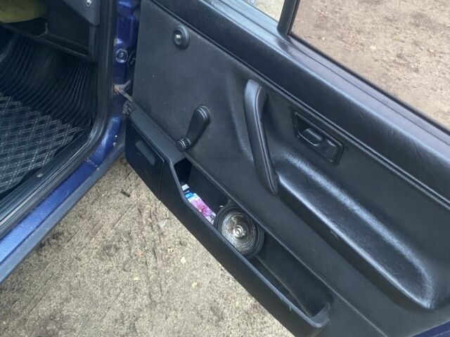 Синий Фольксваген Гольф, объемом двигателя 1.6 л и пробегом 286 тыс. км за 1500 $, фото 8 на Automoto.ua