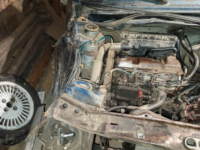 Синий Фольксваген Гольф, объемом двигателя 1.6 л и пробегом 1000 тыс. км за 500 $, фото 4 на Automoto.ua