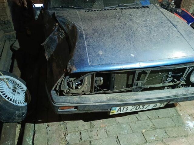 Синий Фольксваген Гольф, объемом двигателя 1.6 л и пробегом 1000 тыс. км за 500 $, фото 7 на Automoto.ua