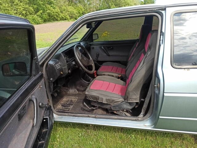 Синий Фольксваген Гольф, объемом двигателя 1.8 л и пробегом 468 тыс. км за 600 $, фото 7 на Automoto.ua