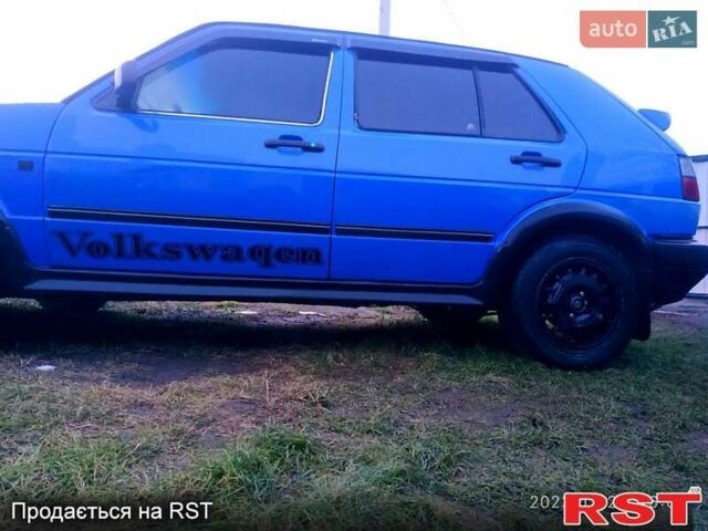 Синий Фольксваген Гольф, объемом двигателя 1.6 л и пробегом 477 тыс. км за 1800 $, фото 4 на Automoto.ua