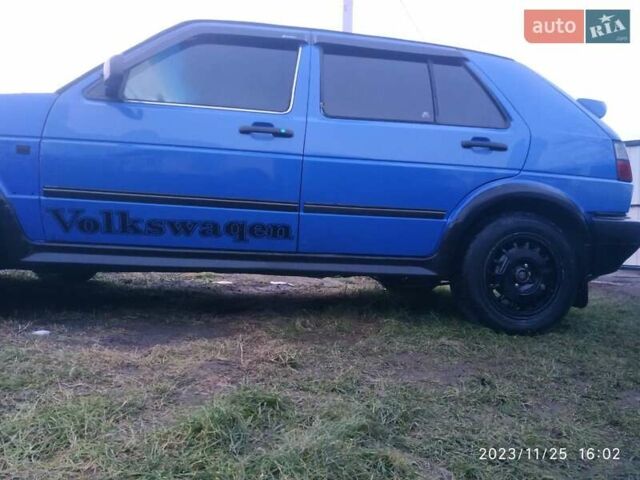 Синий Фольксваген Гольф, объемом двигателя 1.6 л и пробегом 477 тыс. км за 1800 $, фото 3 на Automoto.ua