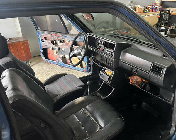 Синій Фольксваген Гольф, об'ємом двигуна 1.6 л та пробігом 200 тис. км за 600 $, фото 7 на Automoto.ua