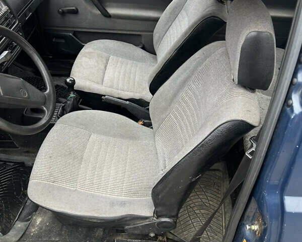 Синий Фольксваген Гольф, объемом двигателя 1.27 л и пробегом 313 тыс. км за 950 $, фото 9 на Automoto.ua