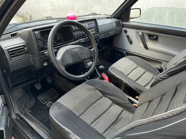 Синий Фольксваген Гольф, объемом двигателя 1.8 л и пробегом 250 тыс. км за 1200 $, фото 2 на Automoto.ua