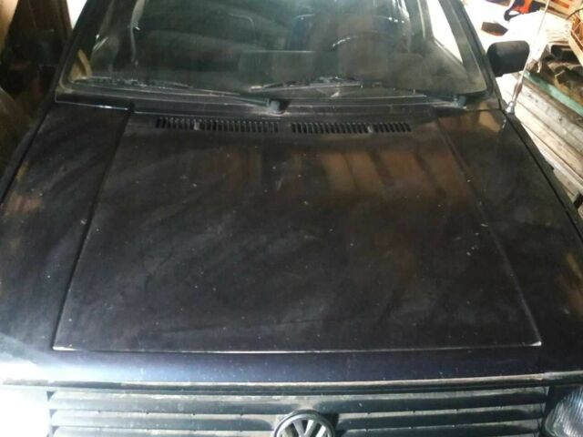 Синий Фольксваген Гольф, объемом двигателя 1.3 л и пробегом 350 тыс. км за 1100 $, фото 1 на Automoto.ua