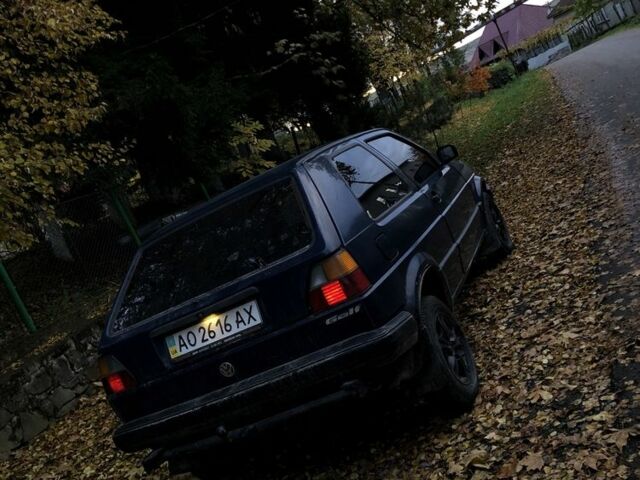 Синий Фольксваген Гольф, объемом двигателя 1.3 л и пробегом 200 тыс. км за 800 $, фото 3 на Automoto.ua