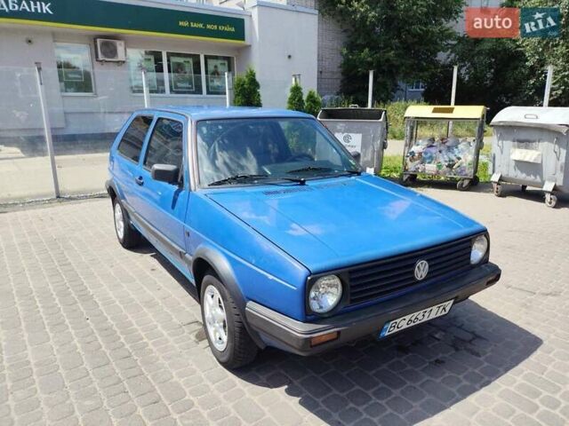 Синий Фольксваген Гольф, объемом двигателя 1.6 л и пробегом 300 тыс. км за 1100 $, фото 2 на Automoto.ua