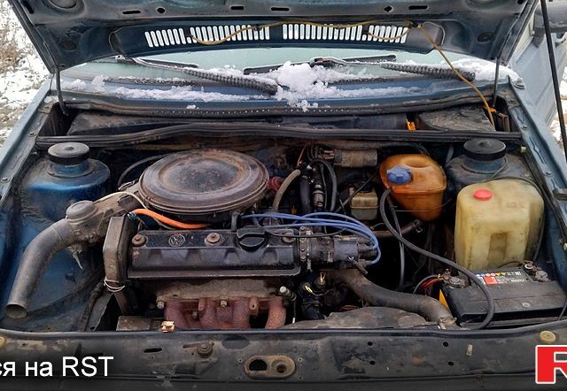 Синий Фольксваген Гольф, объемом двигателя 13 л и пробегом 198 тыс. км за 750 $, фото 4 на Automoto.ua