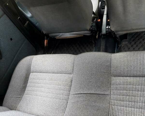 Синий Фольксваген Гольф, объемом двигателя 1.8 л и пробегом 270 тыс. км за 1000 $, фото 5 на Automoto.ua