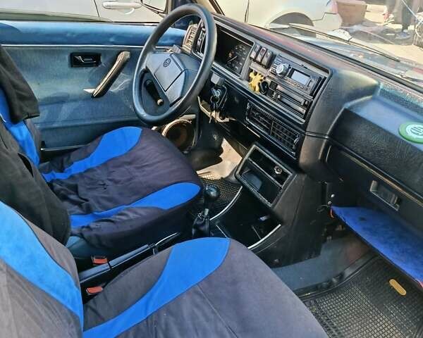 Синій Фольксваген Гольф, об'ємом двигуна 1.58 л та пробігом 300 тис. км за 1350 $, фото 2 на Automoto.ua